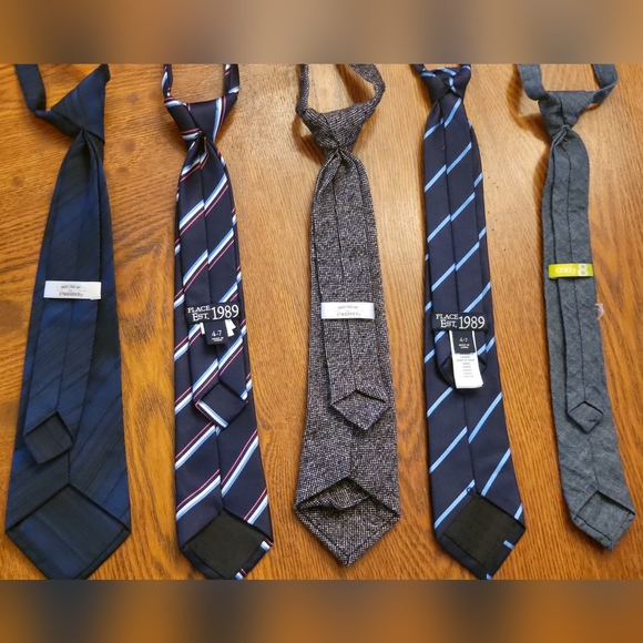 Assorted 5 pc tie set - Picture 2 of 4